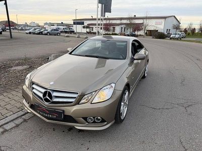 Usata Mercedes E350 292 CV (214 kW) 2009 Beige Coupé
