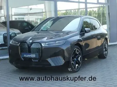 Gebraucht BMW iX Sport Line 384 kW (523 PS) 2023 Sophistograu SUV
