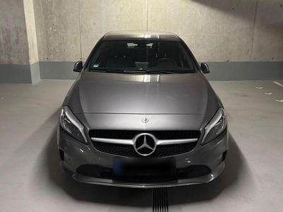 Second-hand Mercedes A180 Edition 122 CP (89 kW) 2017 Gri Berlinǎ
