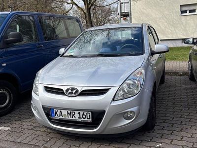 Gebraucht Hyundai i20 101 PS (74 kW) 2009 Silber Kleinwagen