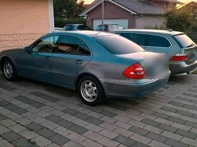 Usata Mercedes E200 122 CV (89 kW) 2005 Grigio Berlina