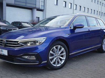 Usata VW Passat R-line 150 CV (110 kW) 2023 Blu Station wagon