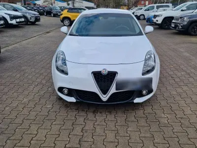 Gebraucht Alfa Romeo Giulietta Super 150 PS (110 kW) 2016 Weiß Kleinwagen