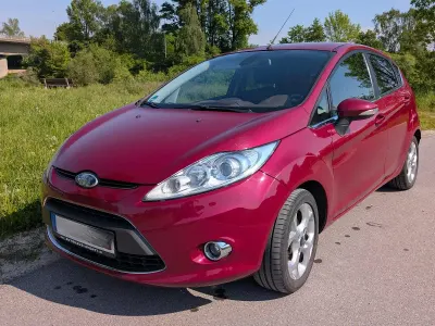 Gebraucht Ford Fiesta 82 PS (60 kW) 2009 Rot Kleinwagen
