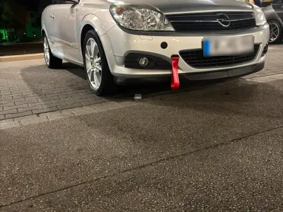 Gebraucht Opel Astra 140 PS (102 kW) 2007 Silber Cabrio
