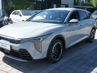 Neu Kia K4 150 PS (110 kW) 2026 Morgenbrise dark grey Limousine