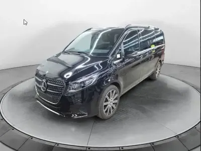 Gebraucht Mercedes V300 Avantgarde 237 PS (174 kW) 2024 Schwarz Van / Kleinbus