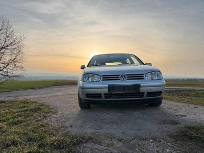 Gebraucht VW Golf IV 105 PS (77 kW) 2003 Silber Kleinwagen