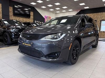 Gebraucht Chrysler Pacifica Touring 291 PS (214 kW) 2018 Grau Kombi