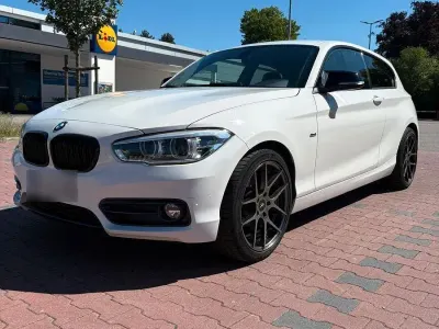 Gebraucht BMW 118 Sport Line 136 PS (100 kW) 2016 Weiß Kleinwagen