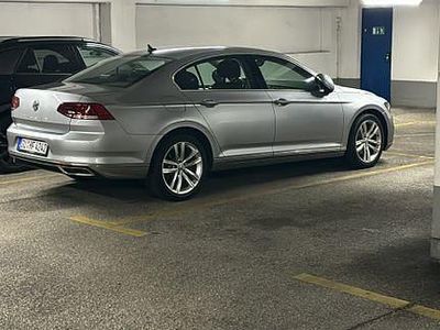 Grau Gebraucht 2019 VW Passat Elegance Limousine | 20.500 € (Etwas zu teuer)
