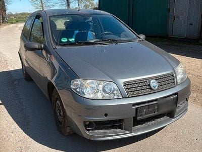 Usata Fiat Punto 60 CV (44 kW) 2004 Grigio Utilitaria