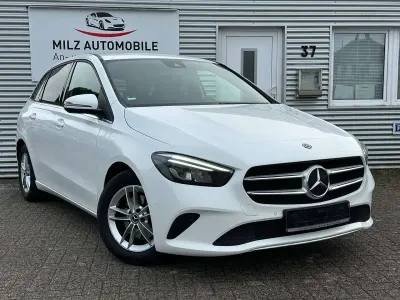 Gebraucht Mercedes B180 116 PS (85 kW) 2019 Polarweiss  unilack Kleinwagen
