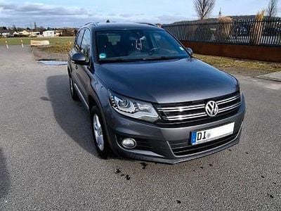 Gebraucht VW Tiguan LOUNGE 150 PS (110 kW) 2016 Grau SUV