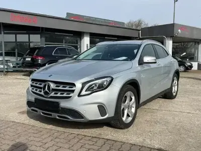 Gebraucht Mercedes GLA180 122 PS (89 kW) 2018 Silber SUV