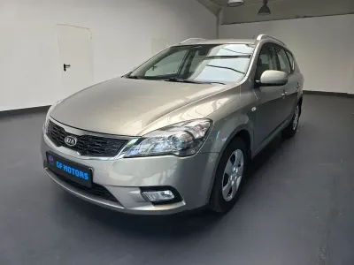 Gebraucht Kia Ceed Sportswagon 105 PS (77 kW) 2011 Silber Kombi