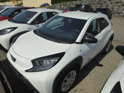 Gebraucht Toyota Aygo X X-play 72 PS (52 kW) 2024 Schneeweiß SUV