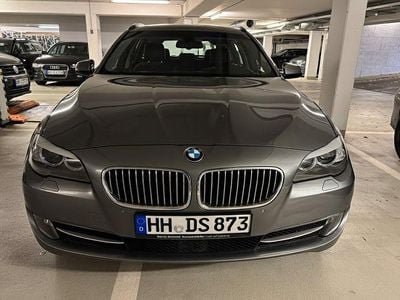 Silber Gebraucht 2012 BMW 530 Sport Line Kombi | 17.400 € (Fairer Preis)