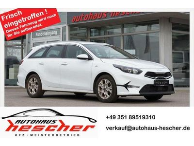 Gebraucht Kia Ceed Vision 120 PS (88 kW) 2022 Carraraweiss Kleinwagen