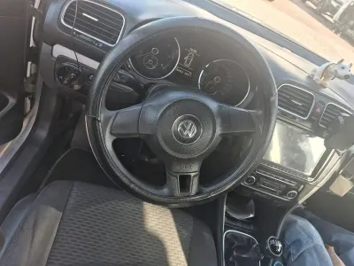 Gebraucht VW Golf VI 105 PS (77 kW) 2011 Silber Kleinwagen