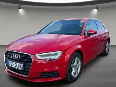 Gebraucht Audi A3 Ambiente 150 PS (110 kW) 2017 Rot Limousine