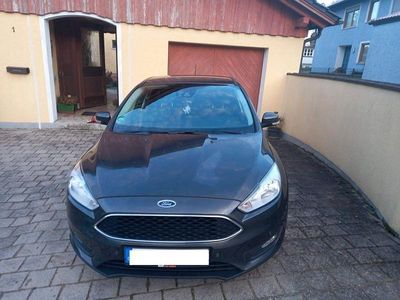 Grau Gebraucht 2018 Ford Focus Business Edition Limousine | 11.500 € (Fairer Preis)