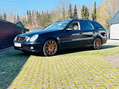 Gebraucht Mercedes E500 Avantgarde 306 PS (225 kW) 2004 Obsidianschwarz  metalliclack Kombi