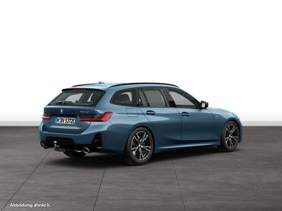 Gebraucht BMW 330e Comfort Edition 292 PS (214 kW) 2025 Arctic race blue metallic Kombi