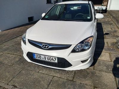 Gebraucht Hyundai i30 Edition+ 109 PS (80 kW) 2011 Weiß Limousine