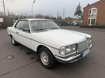 Weiß Gebraucht 1978 Mercedes C230 Coupé | 8.800 €