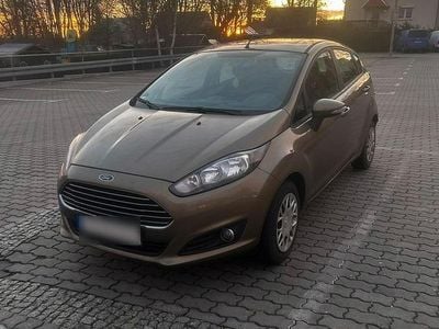 Gebraucht Ford Fiesta 80 PS (58 kW) 2014 Braun Kleinwagen