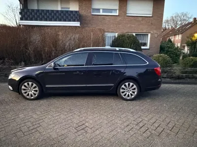 Second-hand Skoda Superb 170 CP (125 kW) 2013 Negru Break