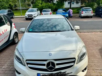 Gebraucht Mercedes A180 122 PS (89 kW) 2013 Weiß Kombi