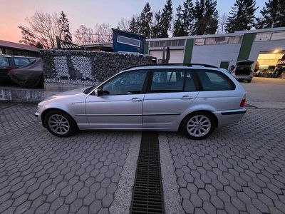Gebraucht BMW 320 150 PS (110 kW) 2004 Grau Kombi