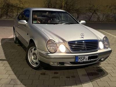 Gebraucht Mercedes CLK320 Elegance 218 PS (160 kW) 1999 Silber Coupé