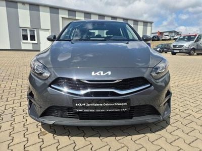 Usado Kia Ceed Vision 160 HP (117 kW) 2023 Cinzento Citadino