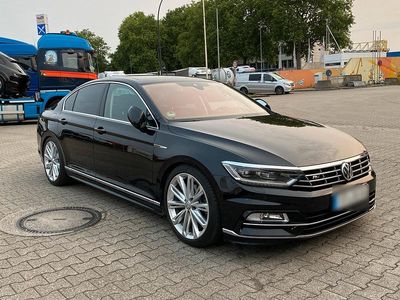 Second-hand VW Passat R 190 CP (139 kW) 2017 Negru Berlinǎ