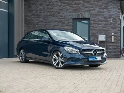 Gebraucht Mercedes CLA200 136 PS (100 kW) 2018 Blau Coupé