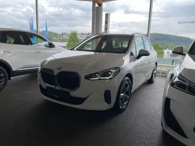 Gebraucht BMW 225 Active Tourer 245 PS (180 kW) 2023 Weiß Van / Kleinbus