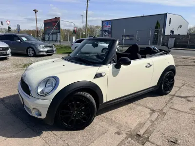 Usata Mini Cooper Cabriolet 120 CV (88 kW) 2009 Bianco Cabrio
