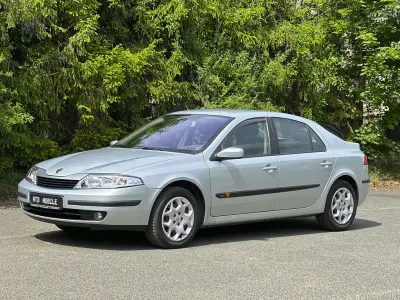 Gebraucht Renault Laguna II Expression 107 PS (78 kW) 2004 Grau Limousine
