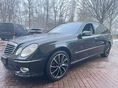 Schwarz Gebraucht 2006 Mercedes E500 Avantgarde Kombi | 10.990 €