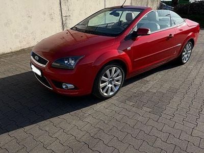 Gebraucht Ford Focus Cabriolet Trend 101 PS (74 kW) 2008 Rot Cabrio