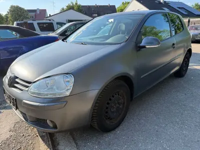 Używany VW Golf V Goal 80 KM (58 kW) 2005 Srebrny Hatchback
