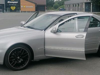 Usata Mercedes S320 220 CV (161 kW) 2000 Argento Berlina