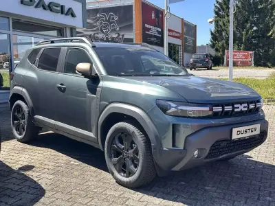Neu Dacia Duster Extreme 154 PS (113 kW) 2026 Zedern grün metallic SUV