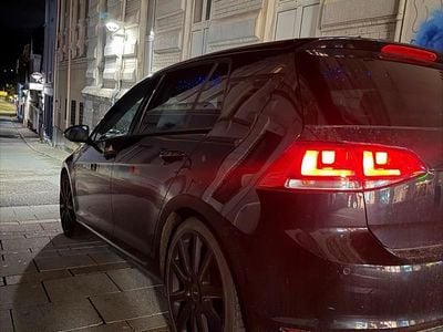 Gebraucht VW Golf VII R-line 150 PS (110 kW) 2014 Schwarz Limousine