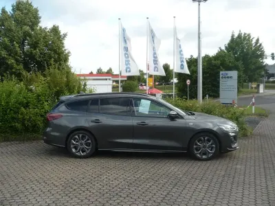 Gebraucht Ford Focus ST-Line 125 PS (91 kW) 2025 Grau Limousine