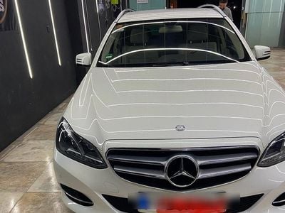Weiß Gebraucht 2013 Mercedes E220 Avantgarde Kombi | 12.290 € (Fairer Preis)