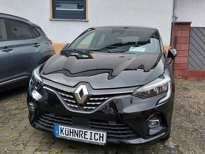 Schwarz (metallic) Gebraucht 2022 Renault Clio V Techno Kleinwagen | 16.390 € (Etwas zu teuer)